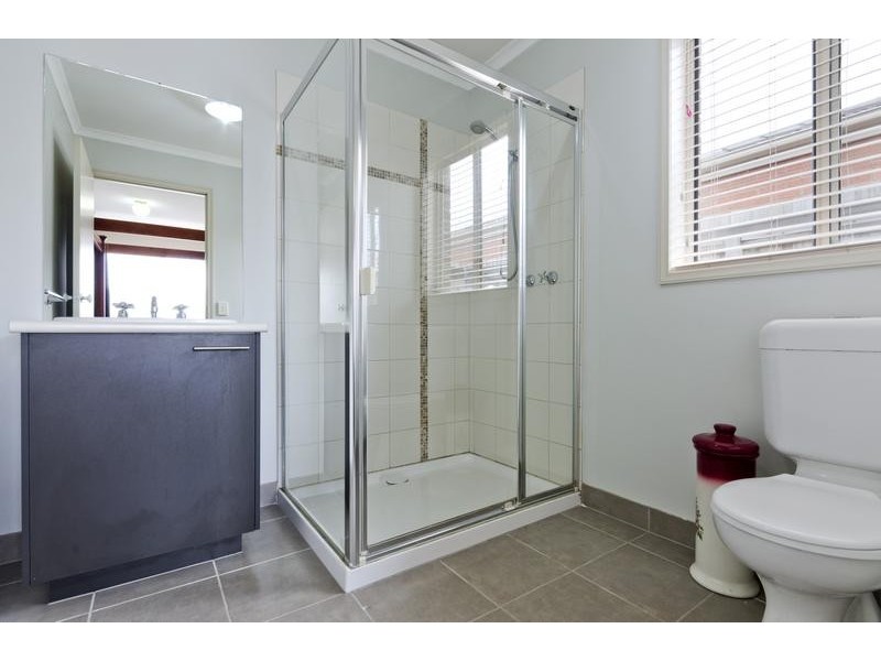 2 Cornbury Mews, Grovedale VIC 3216