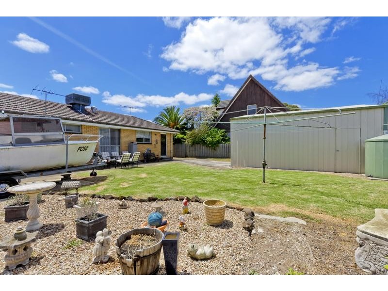 2 Swan St, Lara VIC 3212