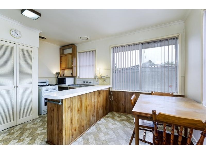 26 Young St, Breakwater VIC 3219