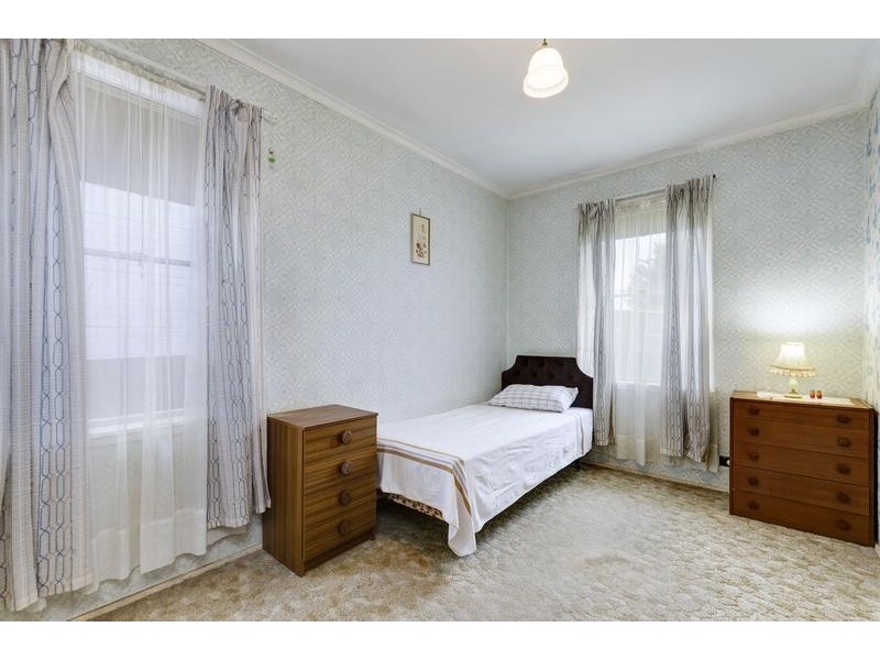 26 Young St, Breakwater VIC 3219