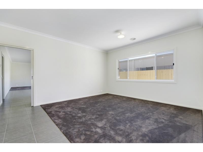 8 Whalley St, Connewarre VIC 3227