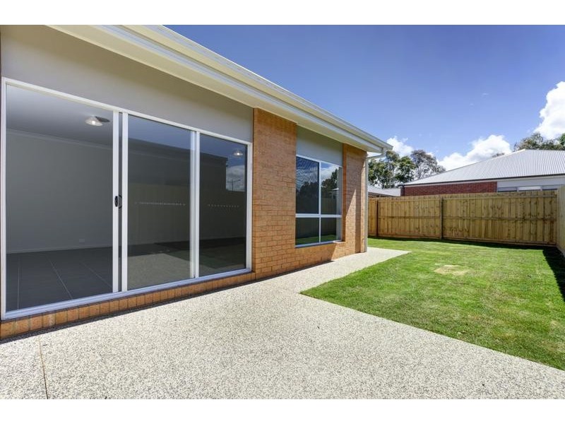 8 Whalley St, Connewarre VIC 3227