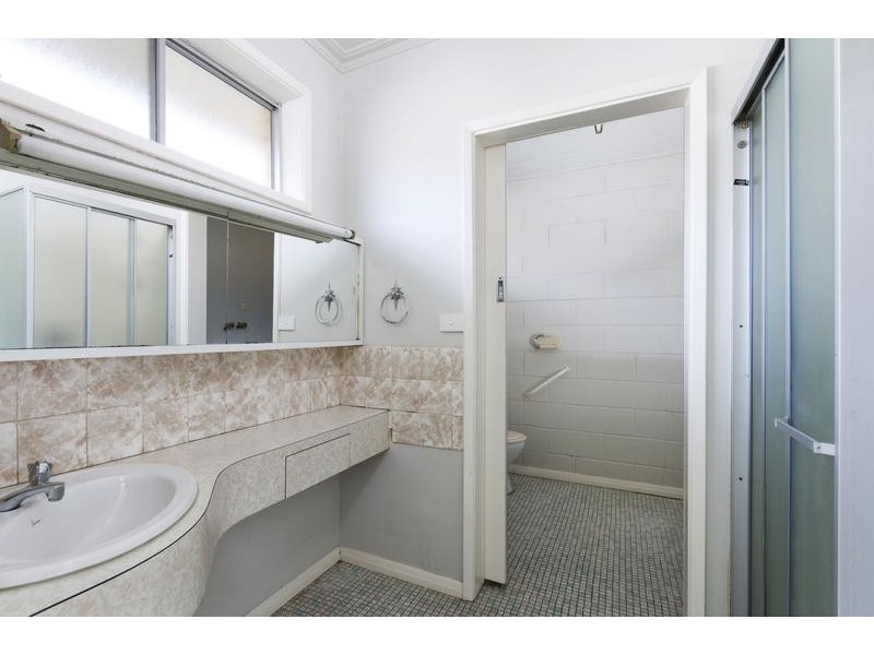 2/250 Pakington St, Geelong West VIC 3218