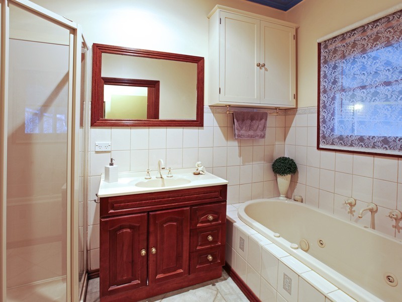 8 Castle Crt, Bell Park VIC 3215