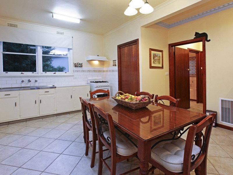 8 Castle Crt, Bell Park VIC 3215