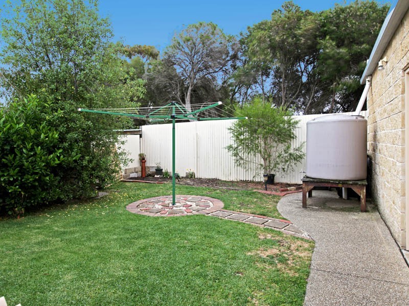 8 Castle Crt, Bell Park VIC 3215