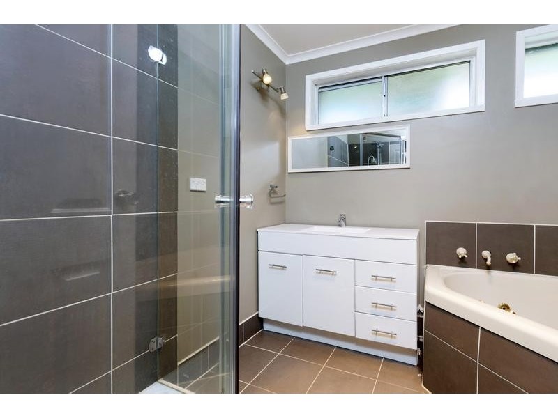 15 Buangor St, Corio VIC 3214