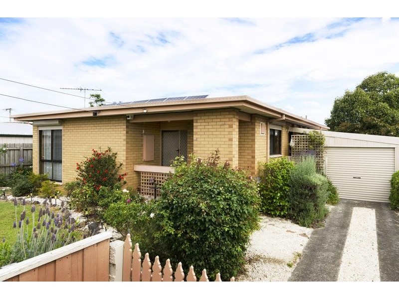 2 Meath crt, Corio VIC 3214