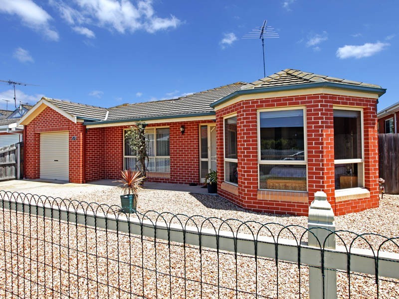 57 Peacock Ave, Norlane VIC 3214