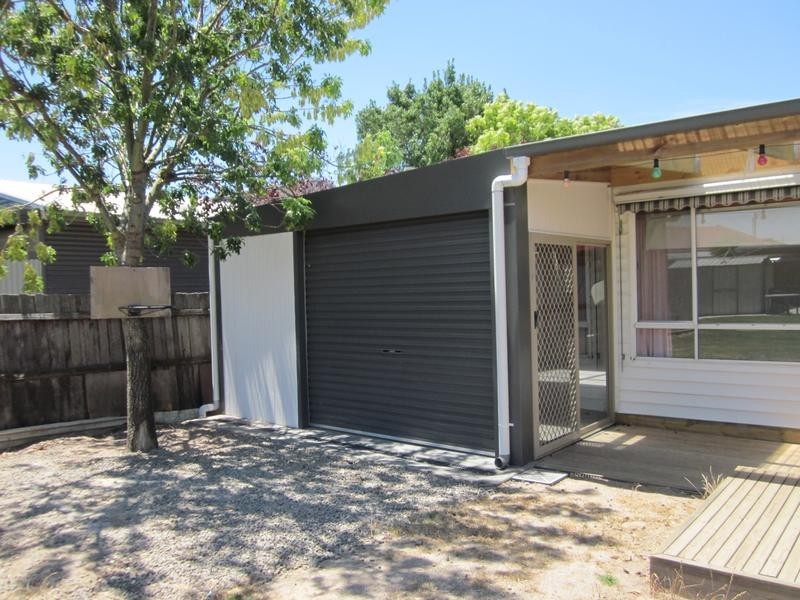 8 Gill St, Belmont VIC 3216