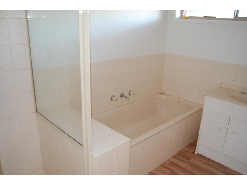 1/25 Fontaine St, Grovedale VIC 3216