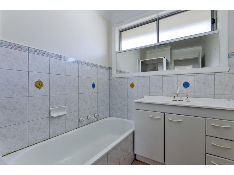 11 Hinton Close, Norlane VIC 3214