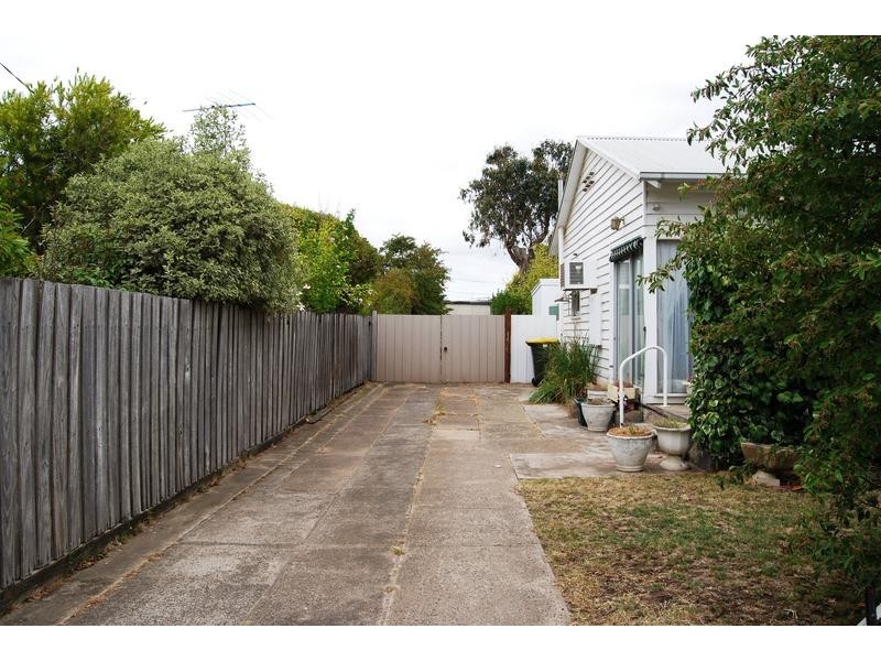 28 Tate Street, Thomson VIC 3219