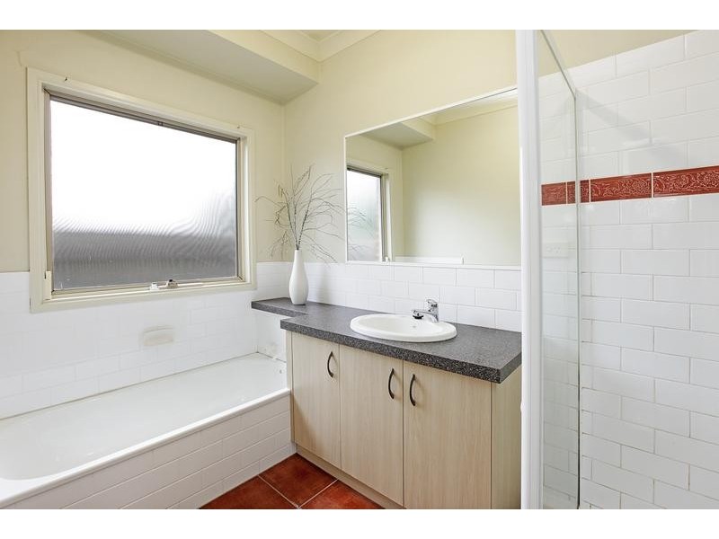 6 Banksia place, Grovedale VIC 3216