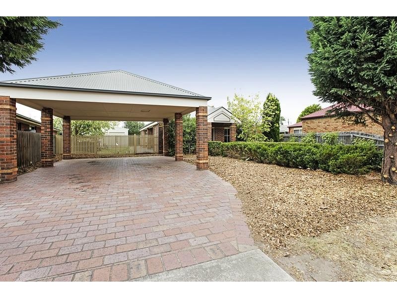 6 Banksia place, Grovedale VIC 3216
