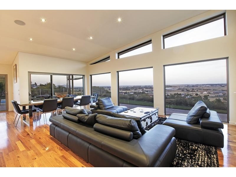 50 Viewbank Rise, Lovely Banks VIC 3221