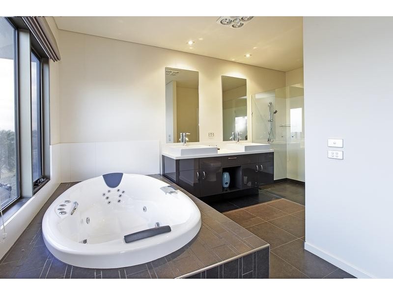 50 Viewbank Rise, Lovely Banks VIC 3221