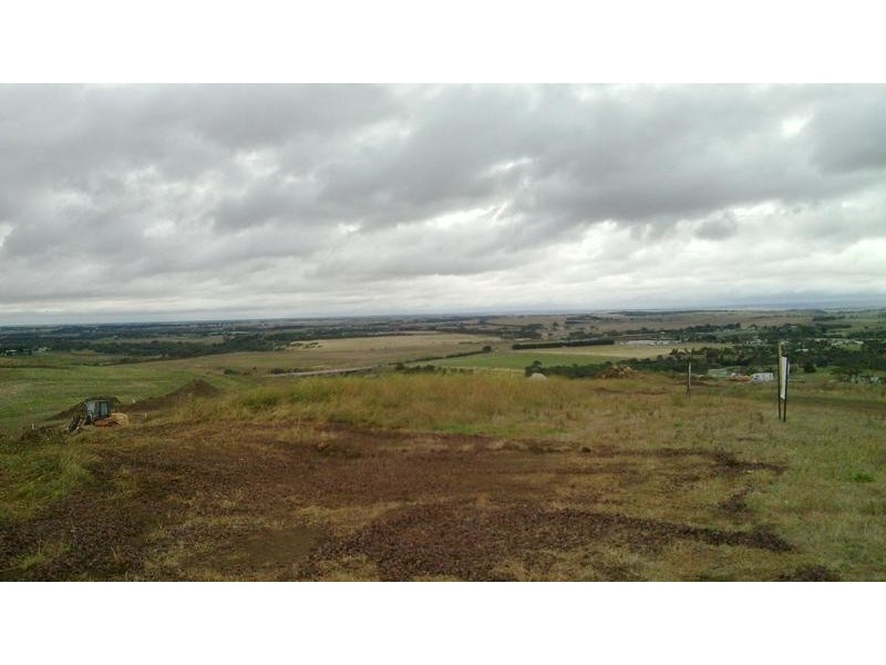 38 Stoneleigh Crescent, Highton VIC 3216