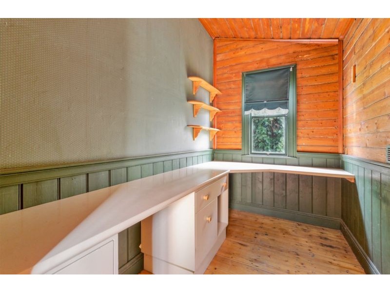 111 Aberdeen St, Newtown VIC 3220