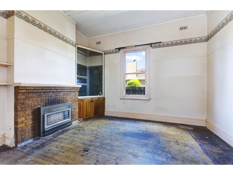 83 Shannon Ave, Manifold Heights VIC 3218