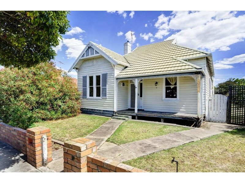 83 Shannon Ave, Manifold Heights VIC 3218