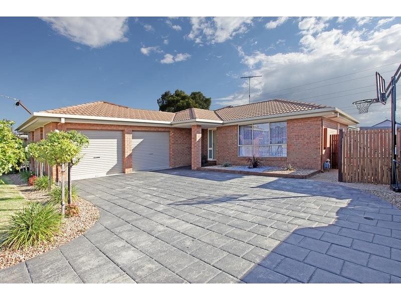 54 Greenville Dve, Grovedale VIC 3216