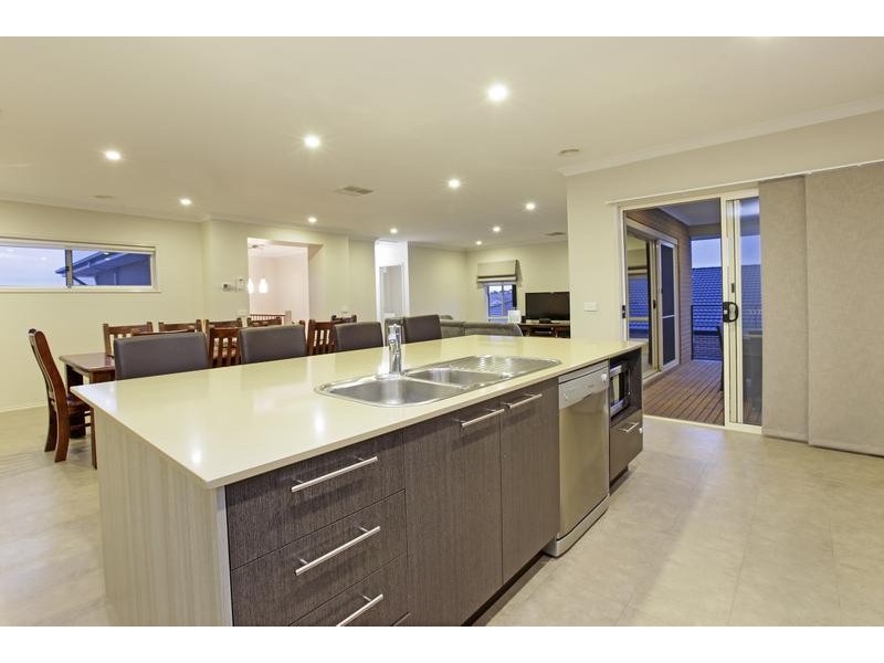 35 Nankeen Ave, Lara VIC 3212