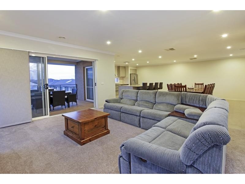 35 Nankeen Ave, Lara VIC 3212