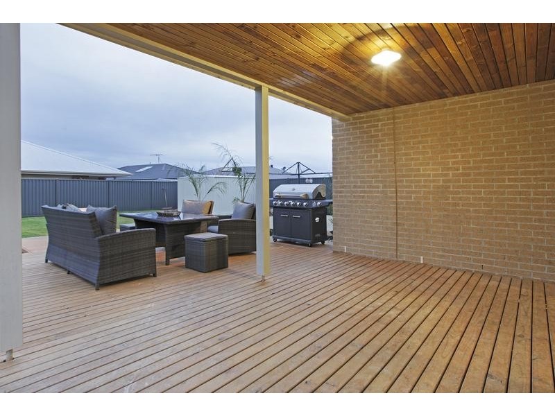 35 Nankeen Ave, Lara VIC 3212