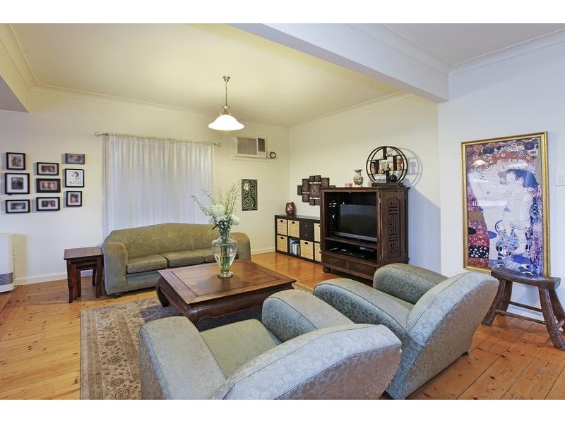 25 Calvert St, Hamlyn Heights VIC 3215