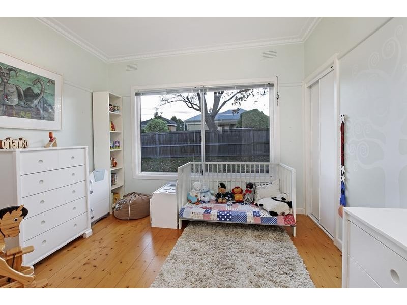 25 Calvert St, Hamlyn Heights VIC 3215