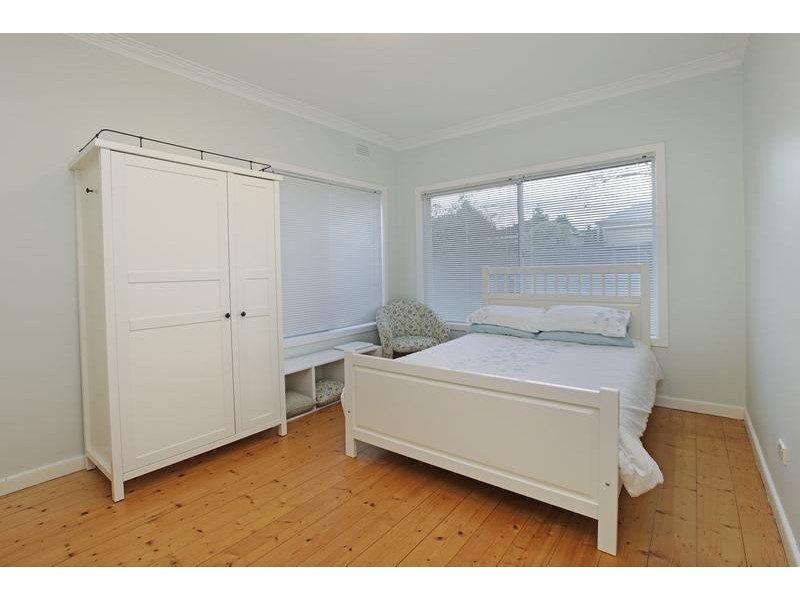 25 Calvert St, Hamlyn Heights VIC 3215