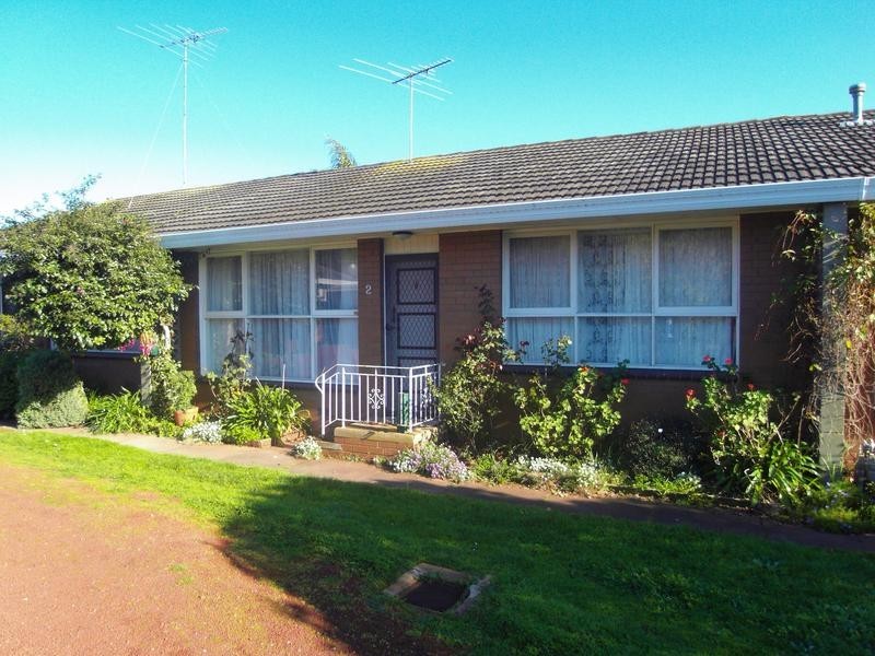 2/6 Henriks Court, Highton VIC 3216