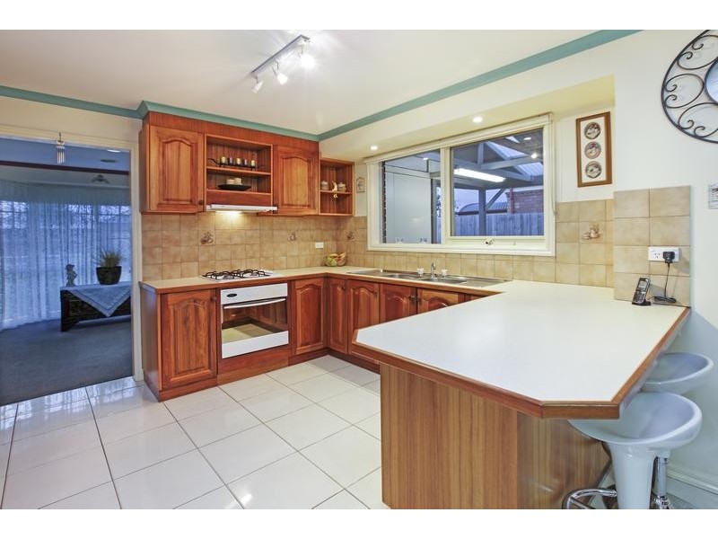 24 Grove Rd, Marshall VIC 3216