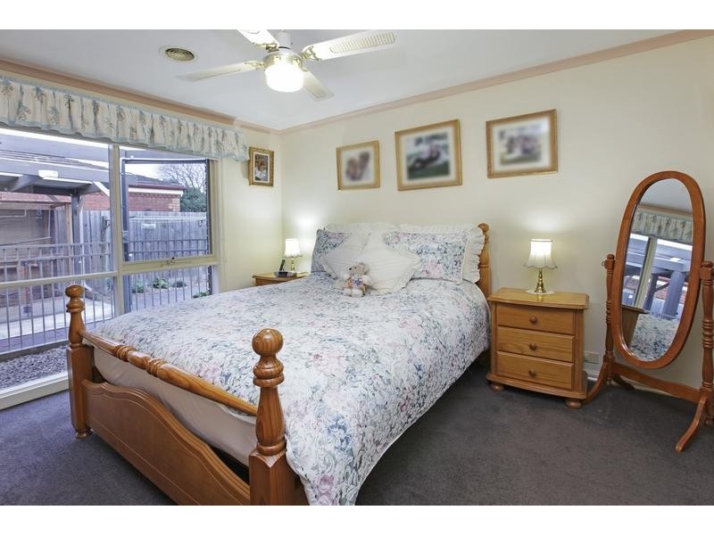 24 Grove Rd, Marshall VIC 3216
