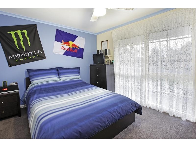 24 Grove Rd, Marshall VIC 3216