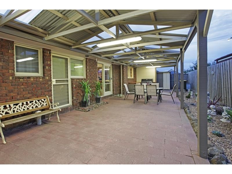 24 Grove Rd, Marshall VIC 3216