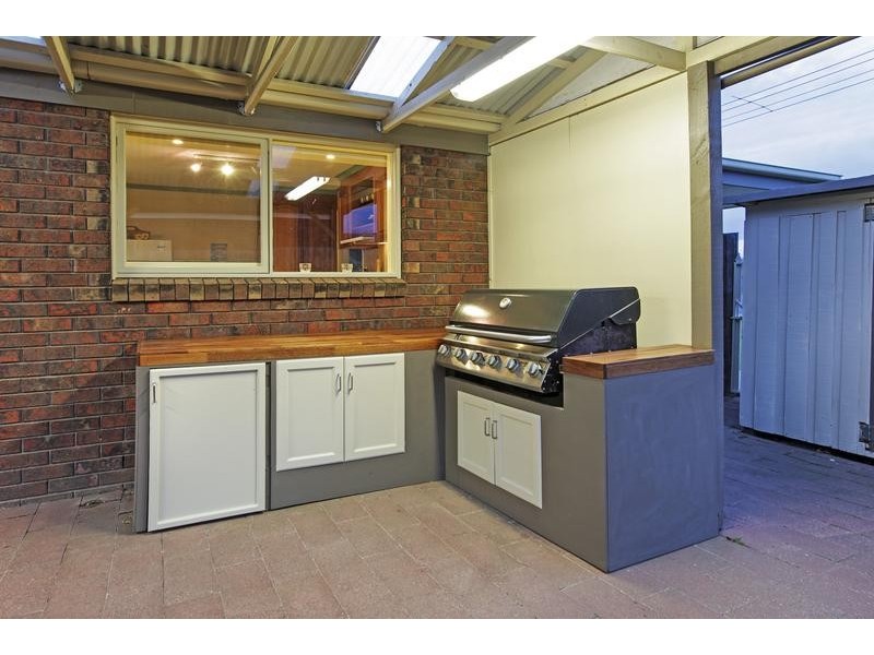 24 Grove Rd, Marshall VIC 3216