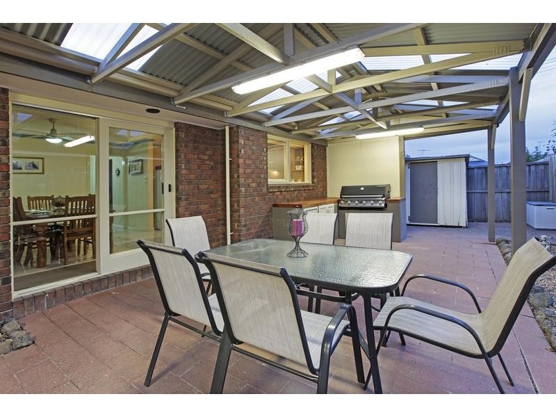 24 Grove Rd, Marshall VIC 3216