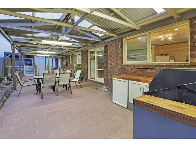 24 Grove Rd, Marshall VIC 3216