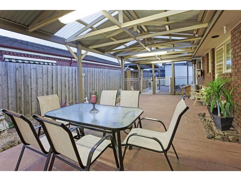 24 Grove Rd, Marshall VIC 3216