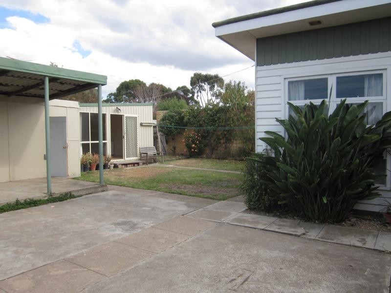 17 Macarthur Avenue, Hamlyn Heights VIC 3215