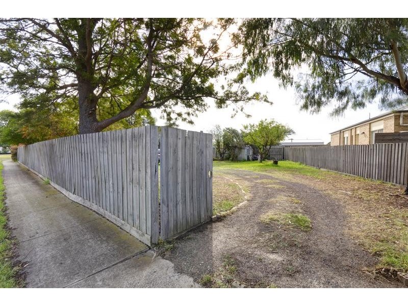 4 Warrawee Ave, Norlane VIC 3214