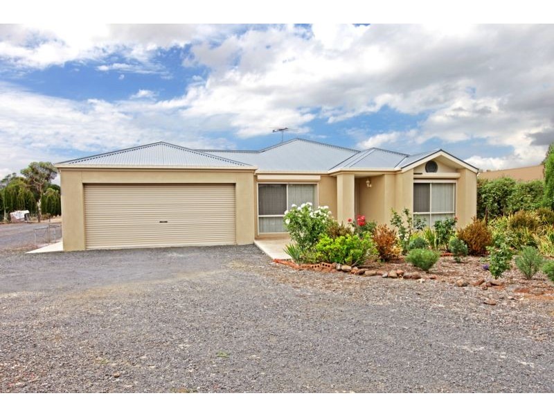 140 Emmersons rd, Lovely Banks VIC 3221