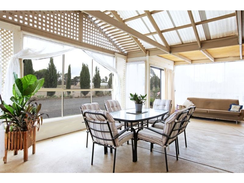 140 Emmersons rd, Lovely Banks VIC 3221