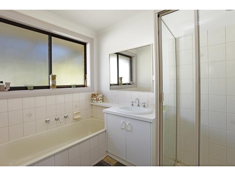 14 Burleigh Drive, Grovedale VIC 3216