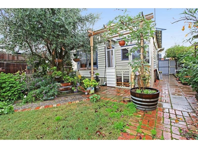 147 Autumn St, Geelong West VIC 3218