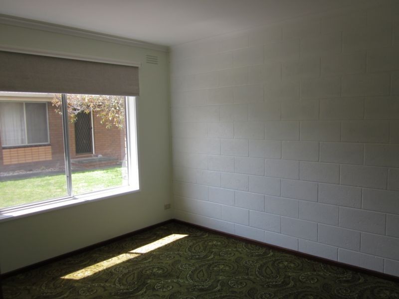 2/28 mccurdy road, Herne Hill VIC 3218