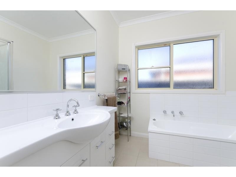 65 Wilton Ave, Newcomb VIC 3219