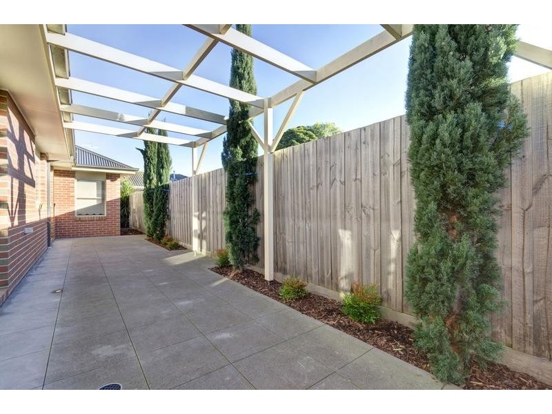65 Wilton Ave, Newcomb VIC 3219